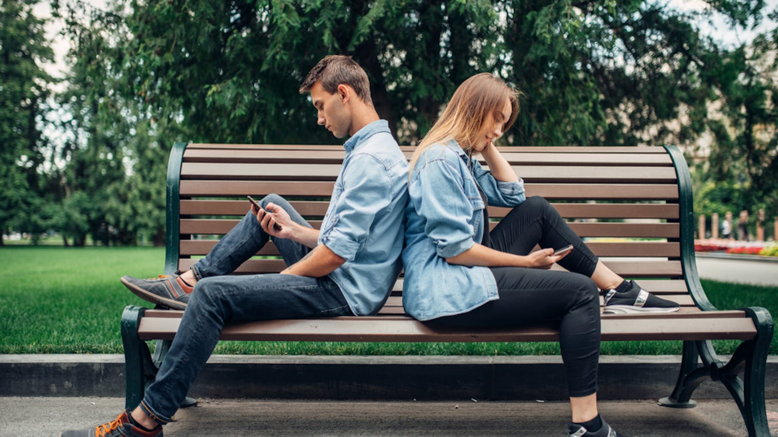 かまってほしいサイン10選 男女の心理 寂しい時のlineや行動を解説 Smartlog かまってほしいサイン10選 男女の心理 寂しい時のlineや行動を解説 Smartlog