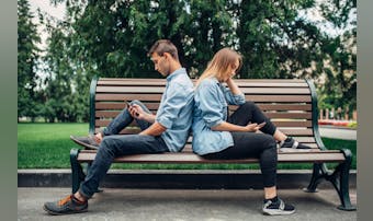 かまってほしいサイン10選。男女の...