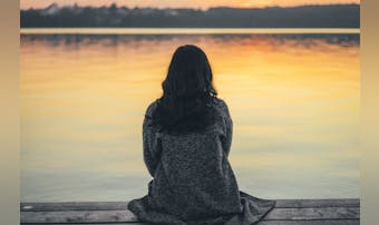 彼氏がいるのに告白されたら困るor...