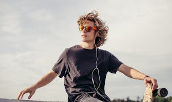 サブカル系の意味とは サブカル男子と女子の特徴 人気芸能人を紹介 Smartlog サブカル系の意味とは サブカル男子と女子の特徴 人気芸能人を紹介 Smartlog