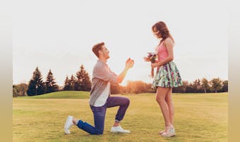 結婚しよう と言う男性心理とは 彼氏のプロポーズが本気か見極める方法も紹介 Smartlog 結婚しよう と言う男性心理とは 彼氏のプロポーズが本気か見極める方法も紹介 Smartlog