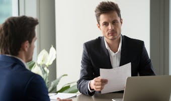 告げ口する人の心理 特徴とは 職場で告げ口を聞いた時の対処法を解説 Smartlog
