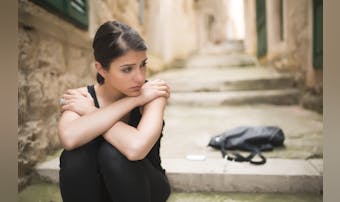 暗い人の心理や特徴。暗くなってしま...