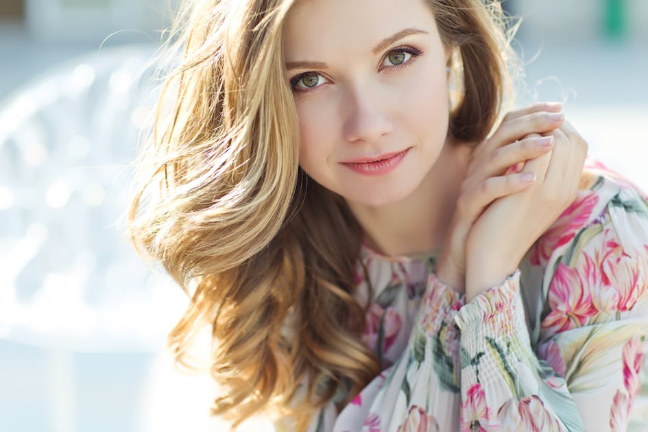 上目遣いは男ウケ抜群 女性の上目遣いを好きな男性心理と理由とは Smartlog 上目遣いは男ウケ抜群 女性の上目遣いを好きな男性心理と理由とは Smartlog