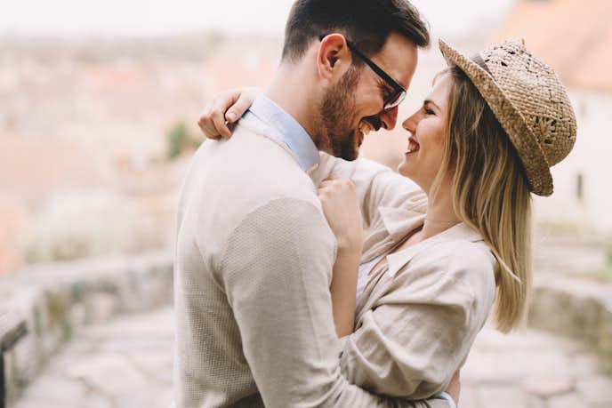 男に 愛されたい と思う心理とは 彼氏や夫に愛される女性の特徴12選 Smartlog
