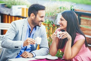 初デートで居酒屋ってあり 付き合う前に飲み屋に誘う男性心理やその後の流れも解説 Smartlog