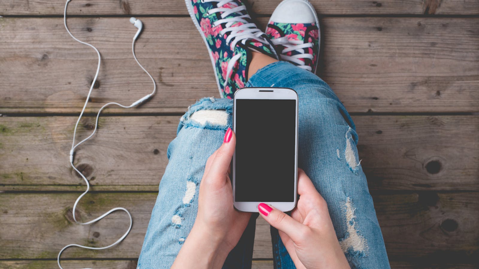 Lineの返信が遅い理由とは 連絡が遅い男女への対処法も解説 Smartlog Lineの返信が遅い理由とは 連絡が遅い男女への対処法も解説 Smartlog