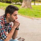 恋愛を諦めた男女の心理&特徴|諦めずにもう...