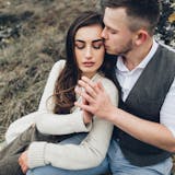 【女性必見】束縛男子の心理や特徴。束縛彼氏...