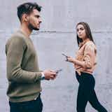 挨拶しない人の8つの心理|職場やマンションのご近所で無視する人の対処法とは