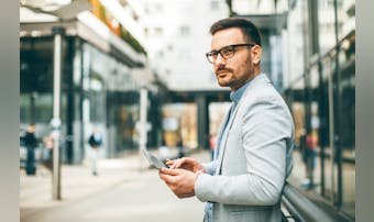 生真面目の意味とは?生真面目な人の...