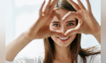 ハーフ顔の特徴とは ハーフっぽいと言われる共通点やあるあるを大公開 Smartlog ハーフ顔の特徴とは ハーフっぽいと言われる共通点やあるあるを大公開 Smartlog