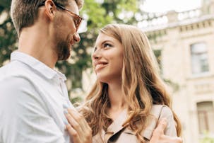 彼女のすっぴんを見た彼氏の本音10選 かわいいと思わせるマル秘テクとは Smartlog