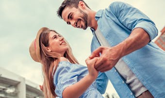 夫婦仲が悪化する原因って 仲が悪い夫婦の特徴 円満でいる秘訣を解説 Smartlog 夫婦仲が悪化する原因って 仲が悪い夫婦の特徴 円満でいる秘訣を解説 Smartlog