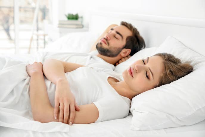 寝相で恋人の心理をチェック 寝ている時の姿でわかる性格診断とは Smartlog