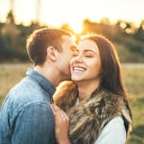 彼氏が彼女を“可愛い”と思う15の瞬間とは...