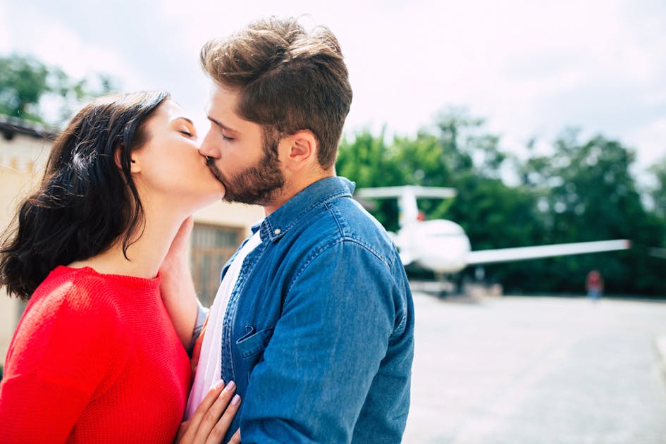 ファーストキスの平均年齢はいつ 上手なキスの仕方とタイミングとは Smartlog ファーストキスの平均年齢はいつ 上手なキスの仕方とタイミングとは Smartlog