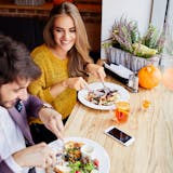 友達の紹介で付き合う方法。友人紹介で恋人に...