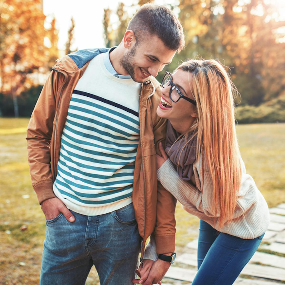 男が女の子を かわいい と思う瞬間 可愛い女性の行動や仕草も解説 Smartlog 男が女の子を かわいい と思う瞬間 可愛い女性の行動や仕草も解説 Smartlog