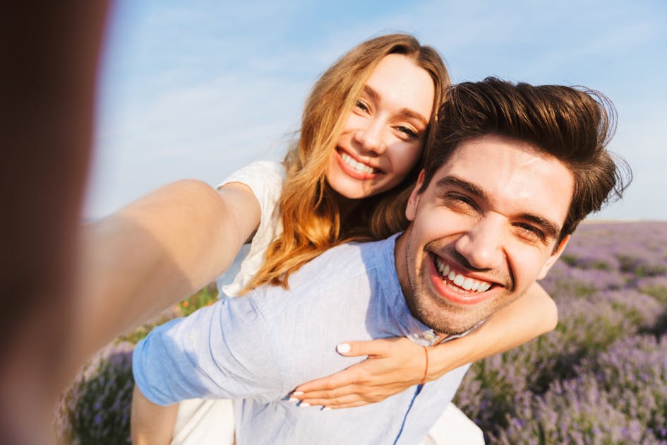 年下女性がかわいい 魅力的な女性にアプローチして付き合う方法とは Smartlog