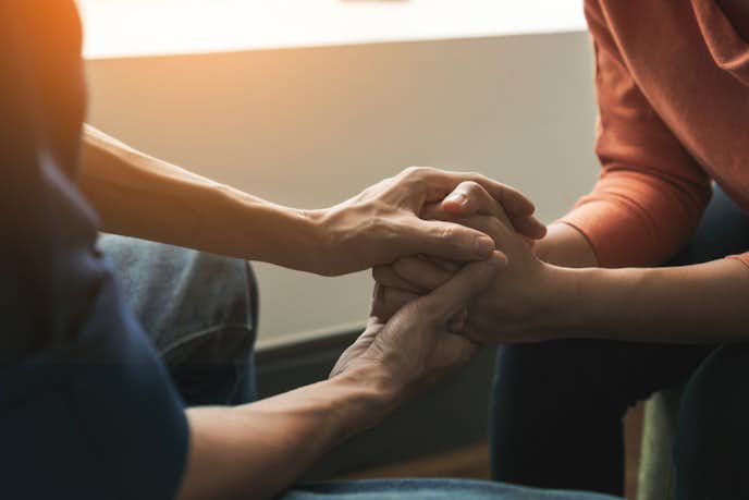 相手を励ます言葉10選 落ち込んでる大切な人を元気付ける方法 注意点とは Smartlog 相手を励ます言葉10選 落ち込んでる大切な人を元気付ける方法 注意点とは Smartlog