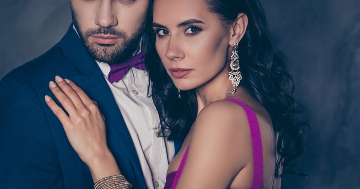 男女別 浮気する人の心理 特徴 浮気を見抜くコツと対処法を解説 Smartlog