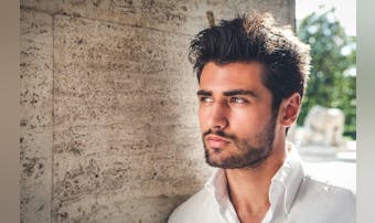顔が濃い人の特徴とは 顔の魅力を引き立てる方法 濃い顔の芸能人を紹介 Smartlog 顔が濃い人の特徴とは 顔の魅力を引き立てる方法 濃い顔の芸能人を紹介 Smartlog