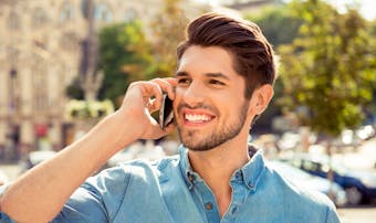 好きな男性と電話したい 電話の上手な誘い方や話題 注意点まで解説 Smartlog 好きな男性と電話したい 電話の上手な誘い方や話題 注意点まで解説 Smartlog