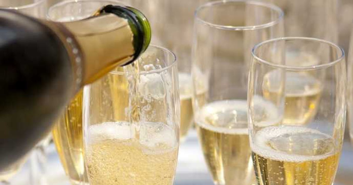 大切な日に飲みたいスパークリングワインのおすすめ16選 Smartlog 大切な日に飲みたいスパークリングワインのおすすめ16選 Smartlog