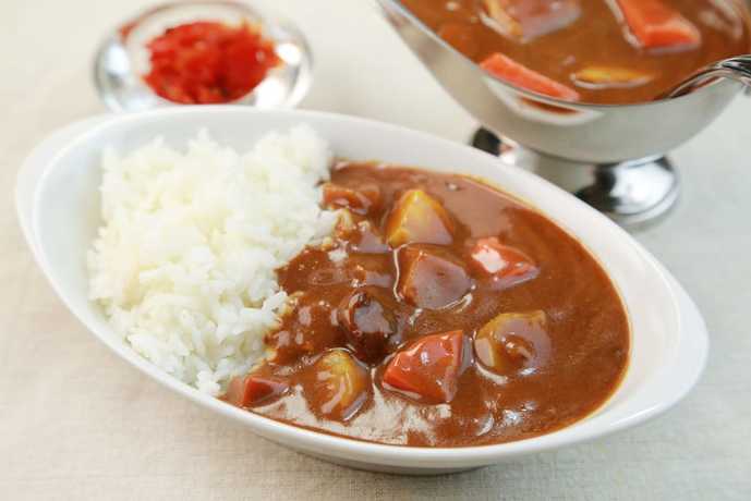 本日の目玉 レトルトカレー焼きそば ビーフカレー ソースやきそば aob