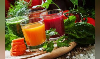 【2024年】市販の野菜ジュースのおすすめ15選。健康に気を使う人に人気の一本とは