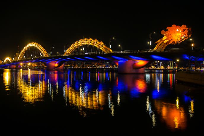 ベトナム・ダナンの人気観光名所「ドラゴン橋」