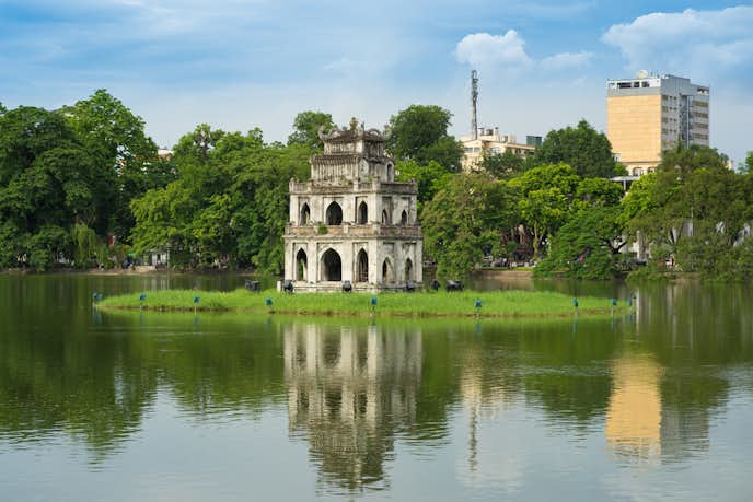 ベトナム・ハノイの人気観光地「ホアンキエム湖」