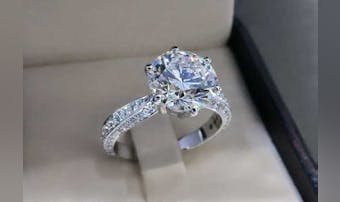 横浜 彼女が絶対に喜ぶ 婚約指輪のおすすめブランドを厳選 Smartlog 横浜 彼女が絶対に喜ぶ 婚約指輪のおすすめブランドを厳選 Smartlog