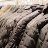 ダウンウェアの正しい保管方法。クリーニングサービスで手軽に片付けよう!