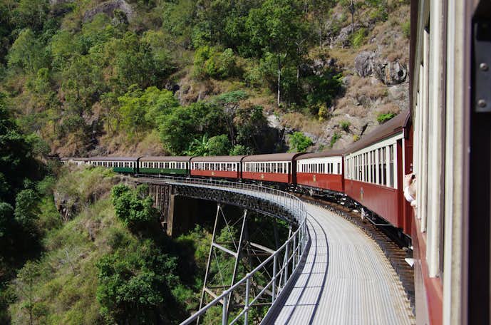 オーストラリアのおすすめの観光スポットにキュランダ高原列車