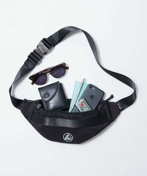 アウトドアシーンも手を抜かない。夏...