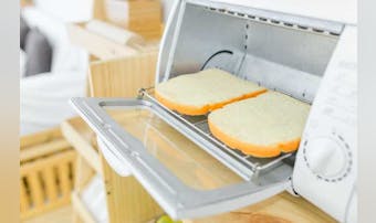 安いオーブントースターのおすすめ特集！2000円台の激安モデルも紹介。