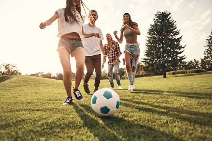 サッカー好きにおすすめの人気婚活パーティー4選 同じ趣味での出会い方とは Smartlog