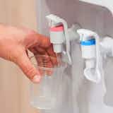 お湯が使えるウーターサーバー特集。温冷どちらも使えるおすすめサーバーとは。