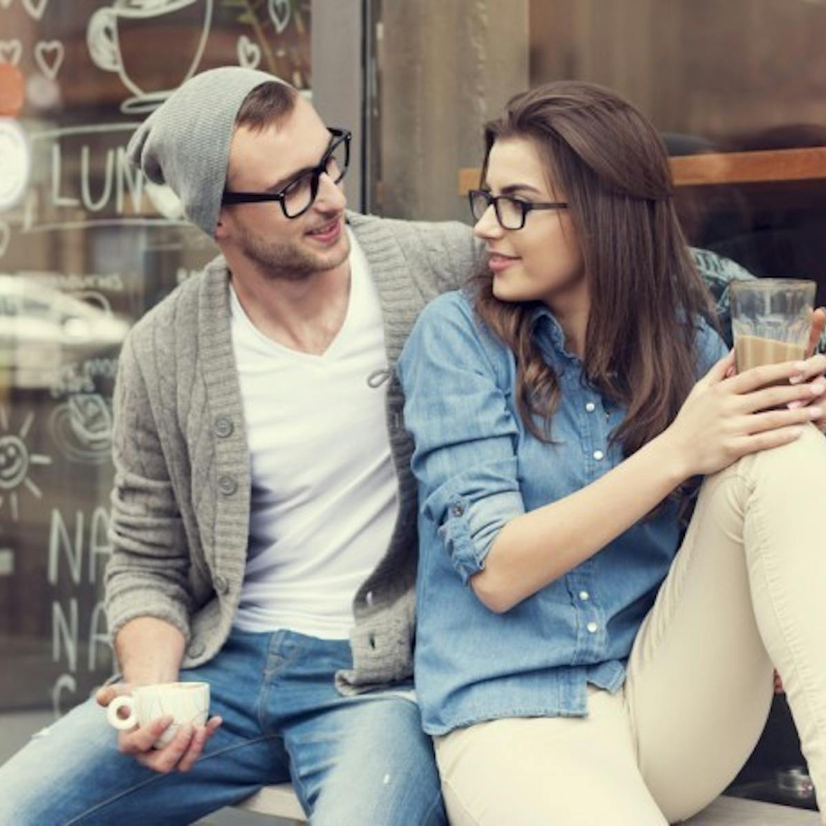 初デートの上手な誘い方 Lineでご飯に誘うタイミング 場所選びのコツ Smartlog 初デートの上手な誘い方 Lineでご飯に誘うタイミング 場所選びのコツ Smartlog