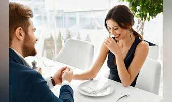 片思い女性が気になる人や好きな人にアピールする方法12個 Smartlog 片思い女性が気になる人や好きな人にアピールする方法12個 Smartlog