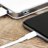 iPhone用モバイルバッテリーのおすすめ18選|大容量&ワイヤレスの充電器を紹介!