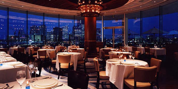 横浜 みなとみらいディナーで極上の記念日を 愛が深まる夜景レストラン特集 Smartlog