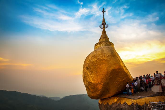 ミャンマーでおすすめの観光地はチャイティーヨー・パゴダ