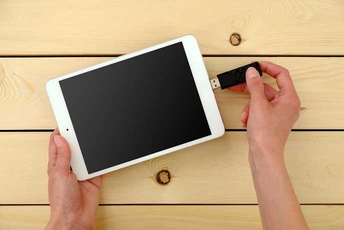 iPhone/iPad対応のおすすめUSBメモリ特集。安いコスパ最強まで厳選