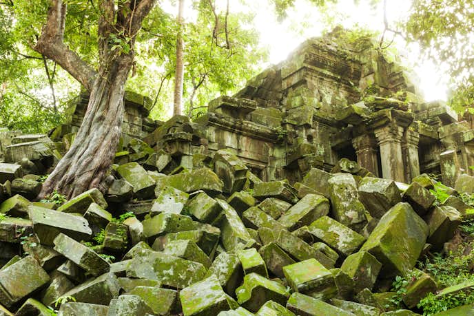 カンボジアでおすすめの観光地はベンメリア遺跡