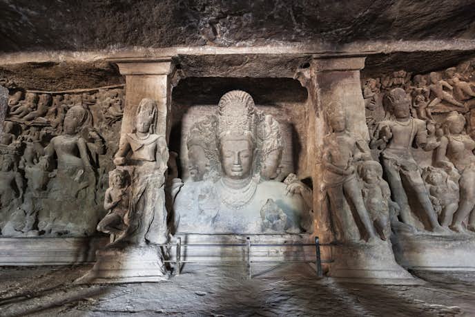 インドでおすすめの観光地はエレファンタ石窟群