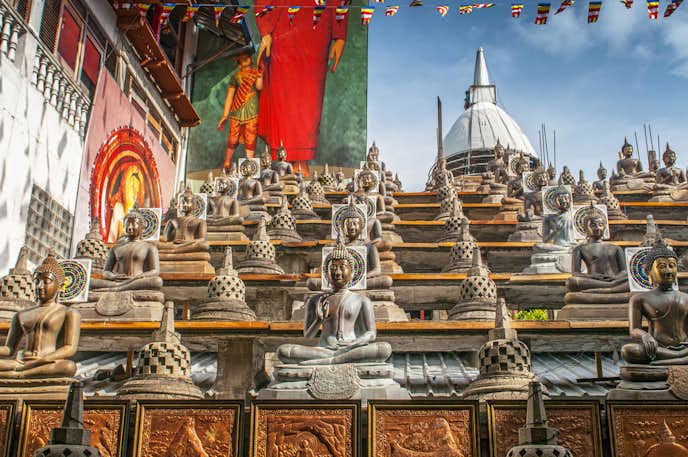 スリランカでおすすめの観光地はガンガラーマ寺院