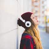 重低音ヘッドホンのおすすめ23選。最強の迫力を誇る有線&ワイヤレスモデル集